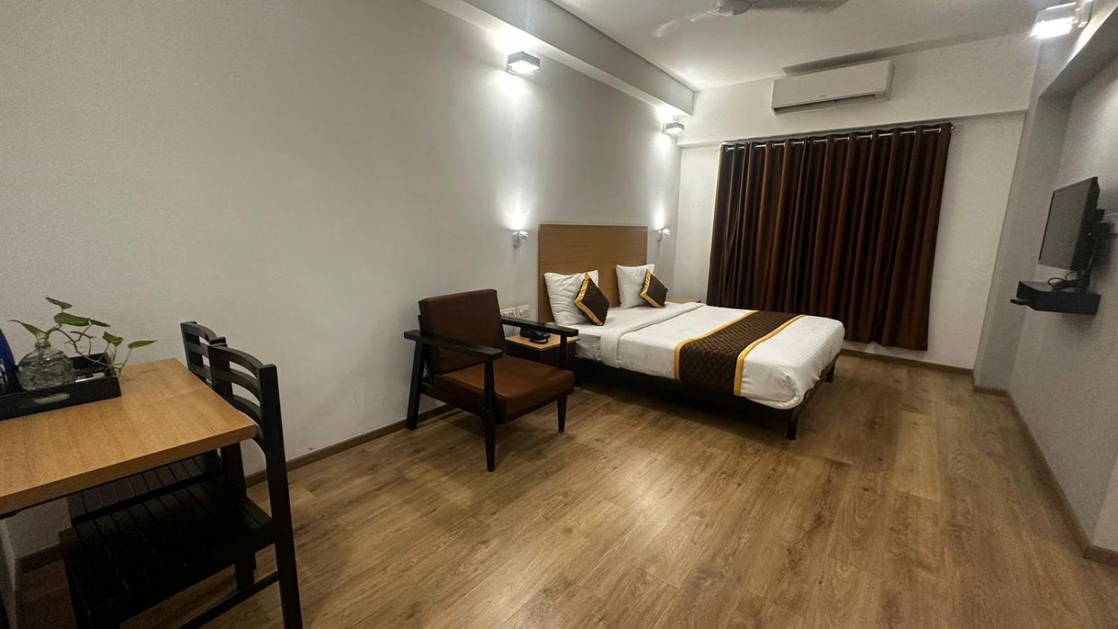 Hotel B R Regency Thiruvananthapuram Exterior foto